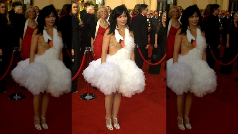 Björk attending the 73rd Academy Awards in 2001