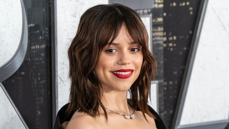 Jenna Ortega with a collarbone length shag at the 2023 "Scream VI" premiere