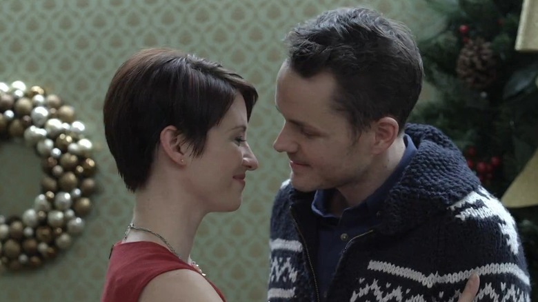Chyler Leigh and Paul Campbell in "Window Wonderland"