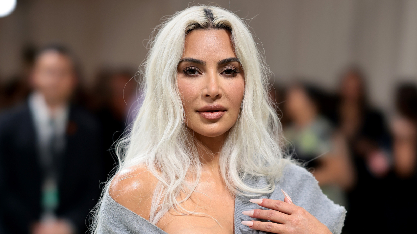 <a href="https://www.thelist.com/1813144/the-most-painful-red-carpet-looks/" target="_blank">10 Painful Red Carpet Looks That Had Us Wincing</a>