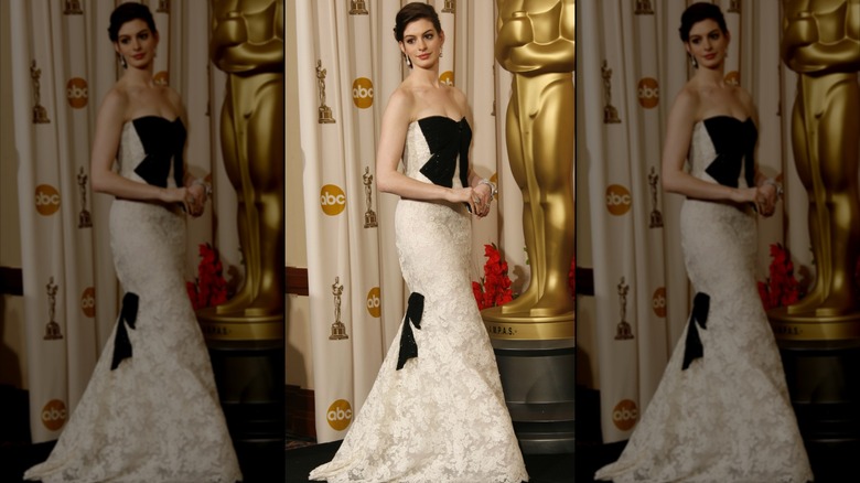 Anne Hathaway posing