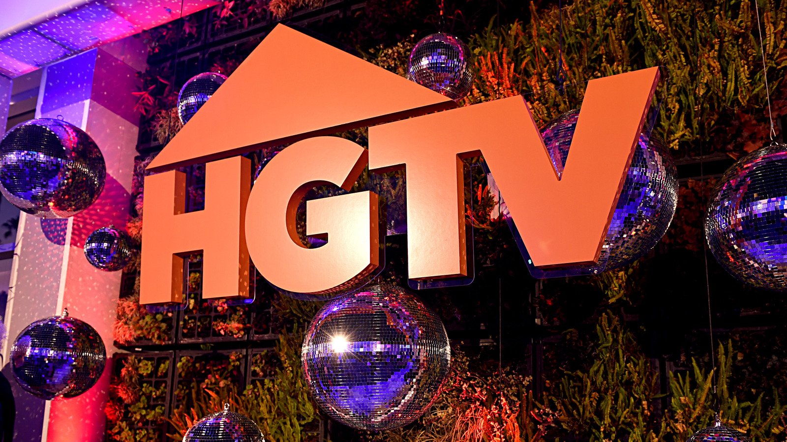 10 Signs Your Favorite HGTV Shows Might Be Fake