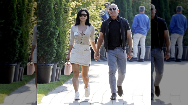 Lauren Sánchez Bezos and Jeff Bezos walking