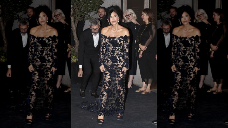 Lauren Sánchez Bezos walking