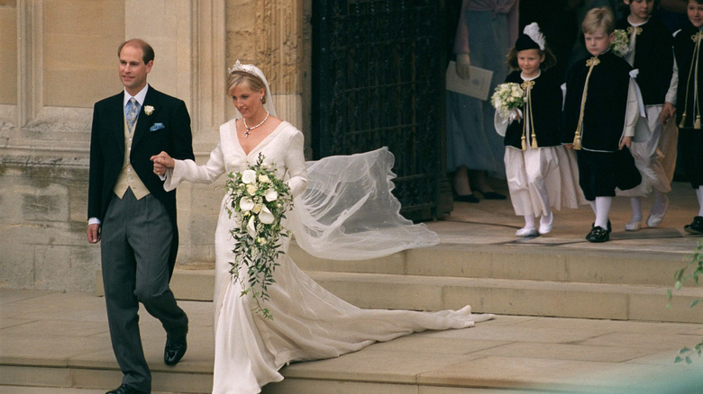Pince Edward and Sophie, Duchess of Edinburgh exiting a church on their wedding day