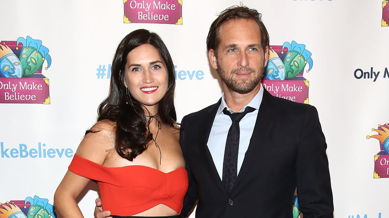 Josh Lucas in black formals with his wife Jessica Ciencin Henriquez