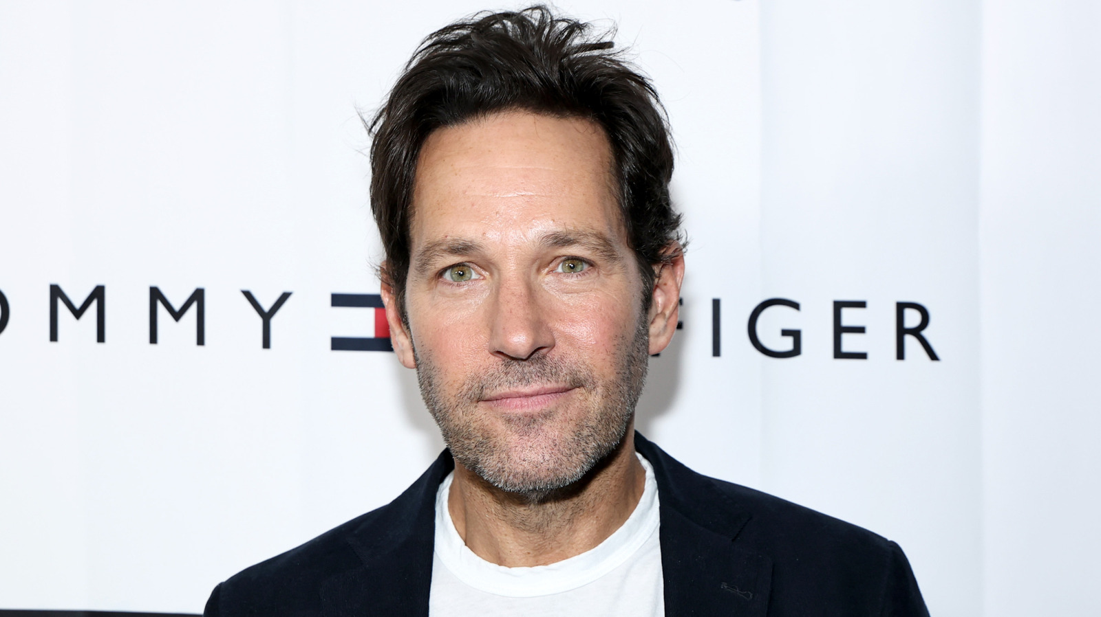 <a href="https://www.thelist.com/1891560/male-celebrities-aging-like-fine-wine/" target="_blank">12 Male Celebrities Who Are Aging Like Fine Wine</a>
