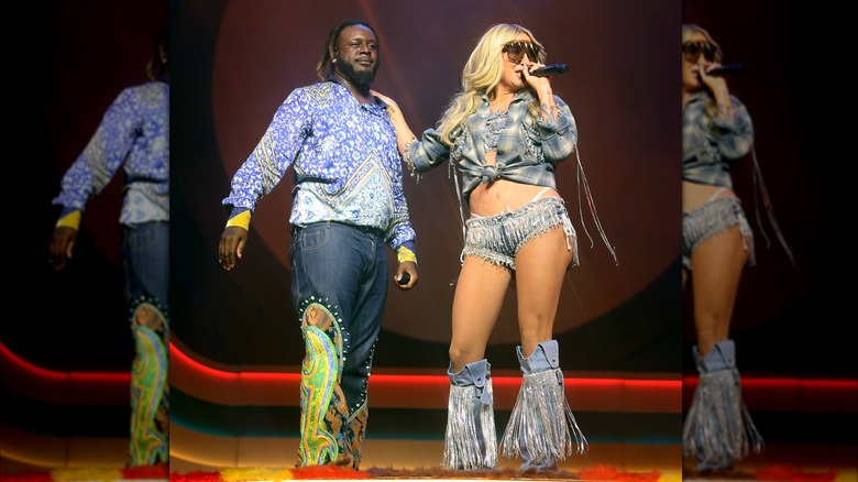Kesha performing with T-Pain at Stagecoach