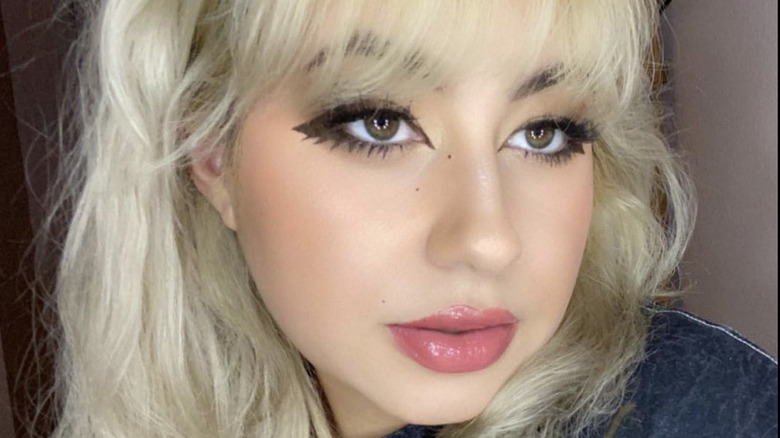 woman with puppy liner