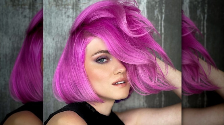 Very bright magenta