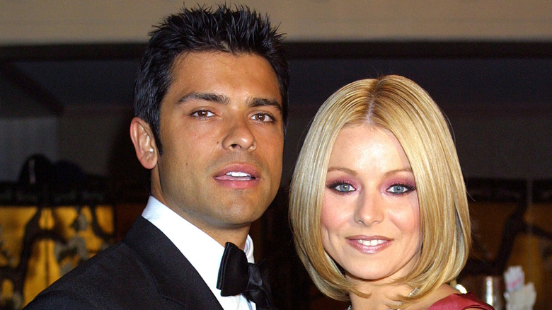 Kelly Ripa and Mark Consuelos in 2001