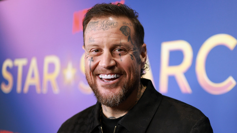 4 Reasons Why No One Believes Jelly Roll's Claim About Not Following Politics