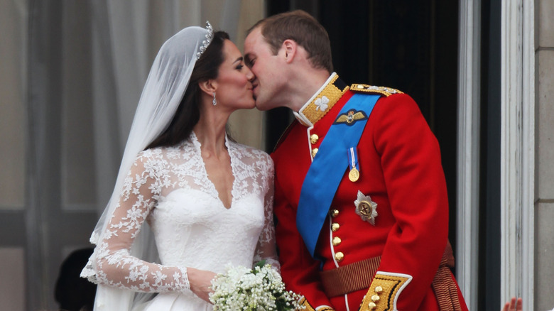 Kate Middleton and Prince William kiss
