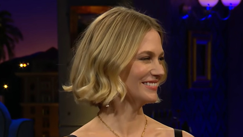 Short, wavy bob on January Jones
