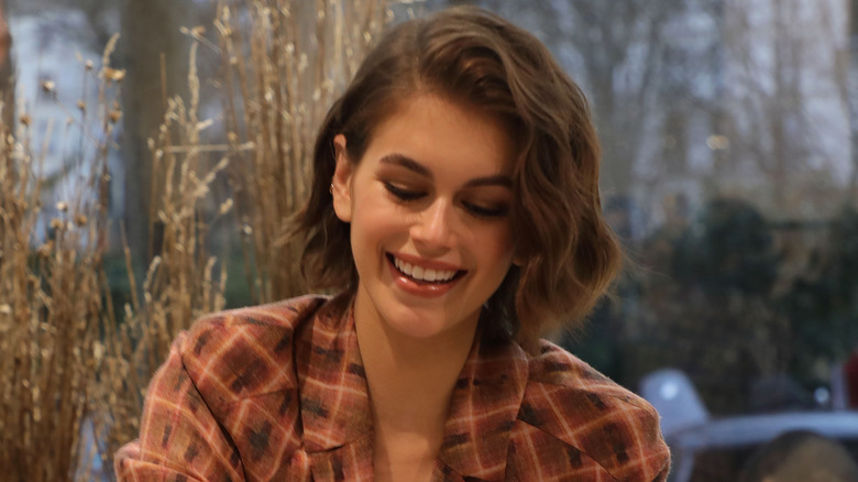 Kaia Gerber with short, blunt bob