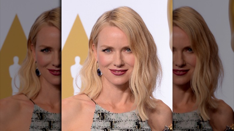 Naomi Watts with shoulder-length waves