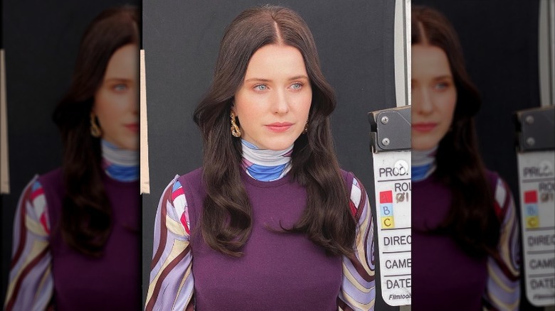 Rachel Brosnahan with retro wavy hair