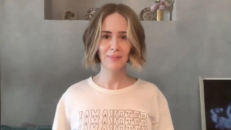 Sarah Paulson with short waves