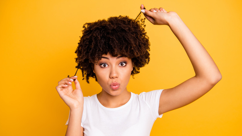 5 Benefits Rosemary Oil Can Have On Your Hair