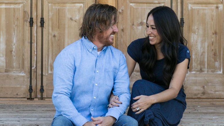 Chip and Joanna Gaines with homebuyer