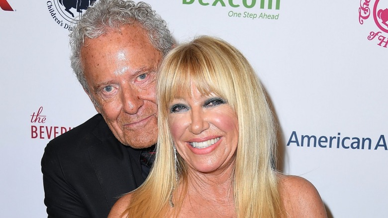 Alan Hamel and Suzanne Somers smiling