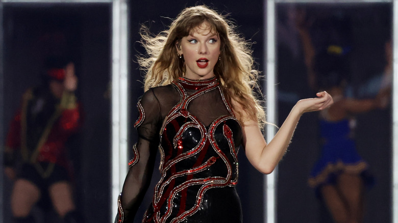 Taylor Swift on stage