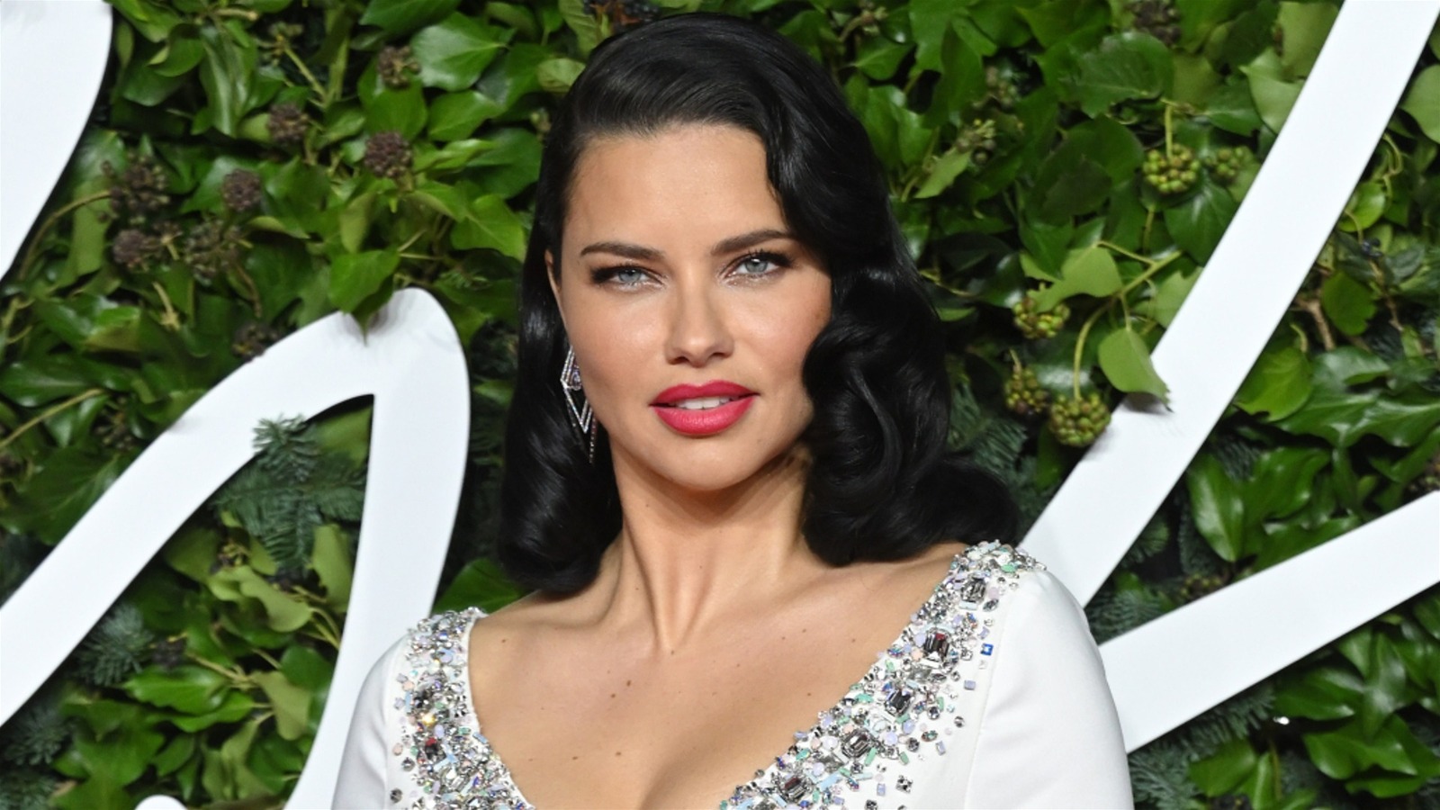 アドリアナ・リマがノーメイクで美しく見えた5つの瞬間