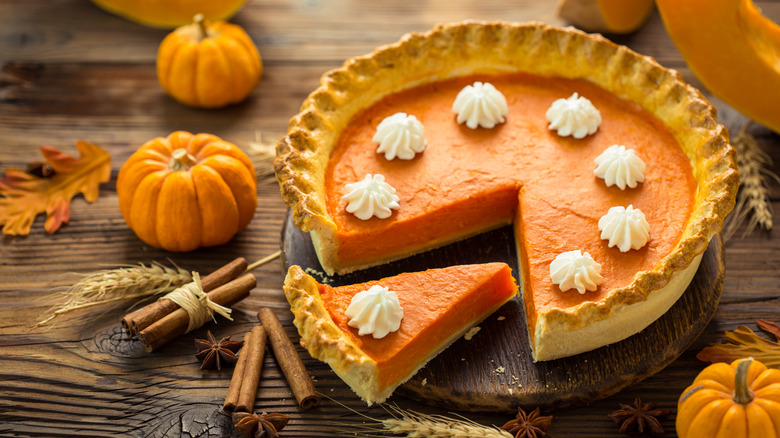 sliced pumpkin pie 