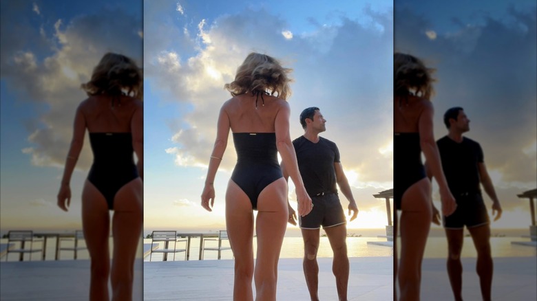 Kelly Ripa and her husband, Mark Consuelos, pose for a photo during a 2020 vacation (2020)