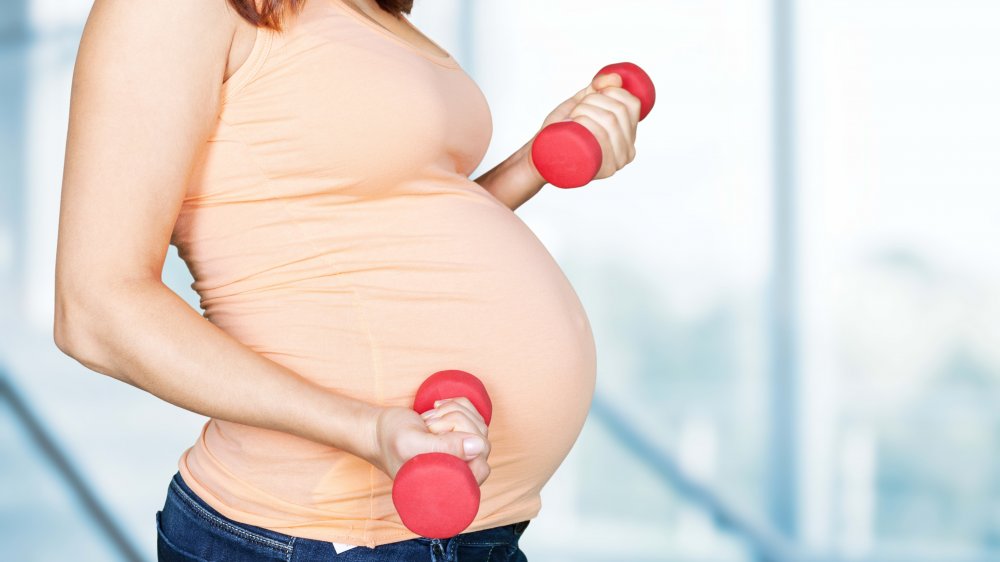 pregnant woman exercising