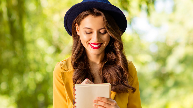 woman making New Year's Resolutions