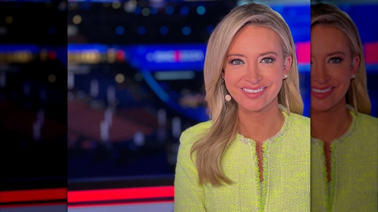 Kayleigh McEnany in a bright green grandma sweater on the set of Fox News (2024)