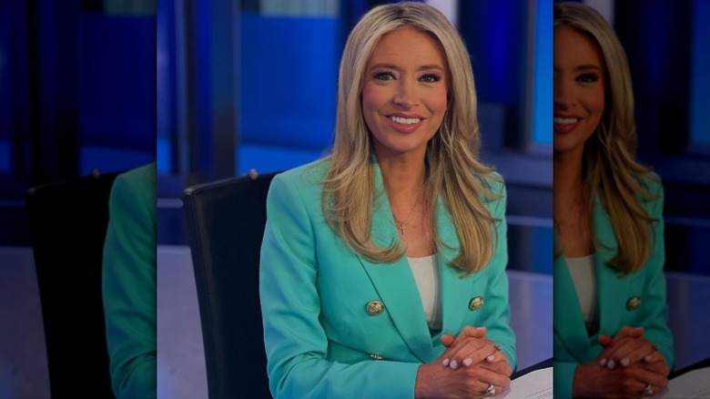 Kayleigh McEnany in a bright teal blazer in the Fox News studio (2025)