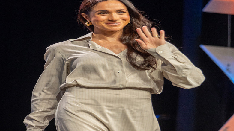 Meghan Markle wearing beige at an event in Austin, Texas
