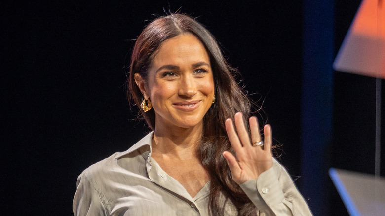 Meghan Markle wearing beige at an event in Austin, Texas