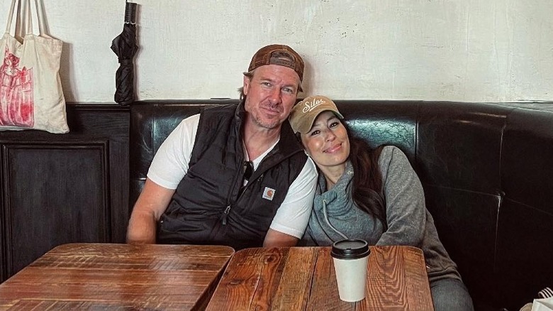 Chip and Joanna Gaines at a coffee shop in 2022