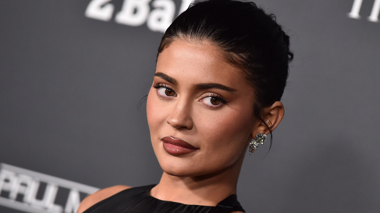 Kylie Jenner posing on a red carpet