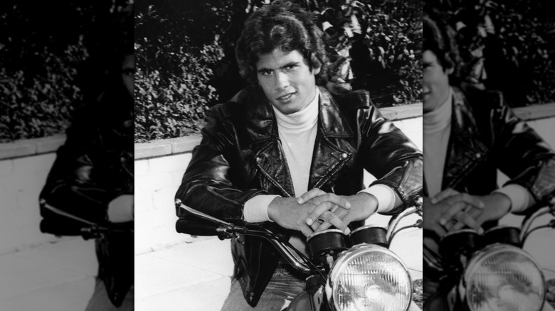 Black and white photo of Lorenzo Lamas in 1980