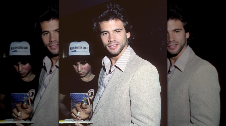 Lorenzo Lamas signing autographs