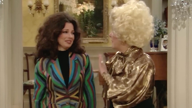 Fran Fine in psychedelic green Oldham suit with Sylvia in The Nanny