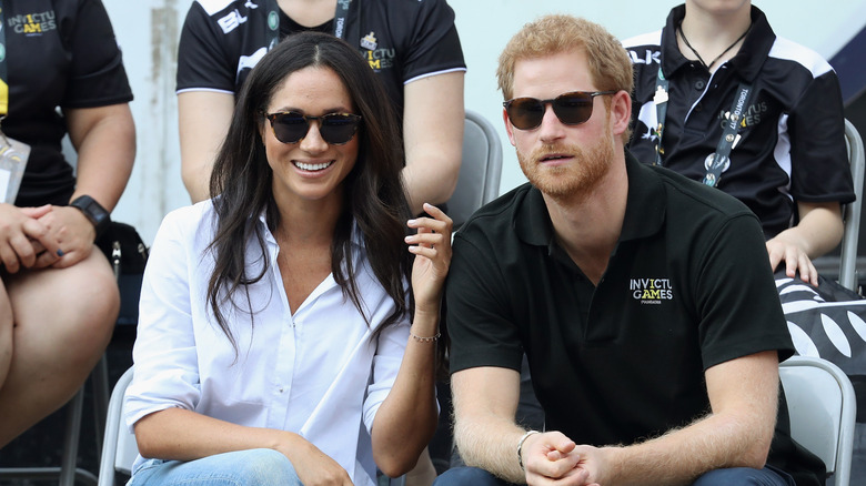 Harry and Meghan dress casually