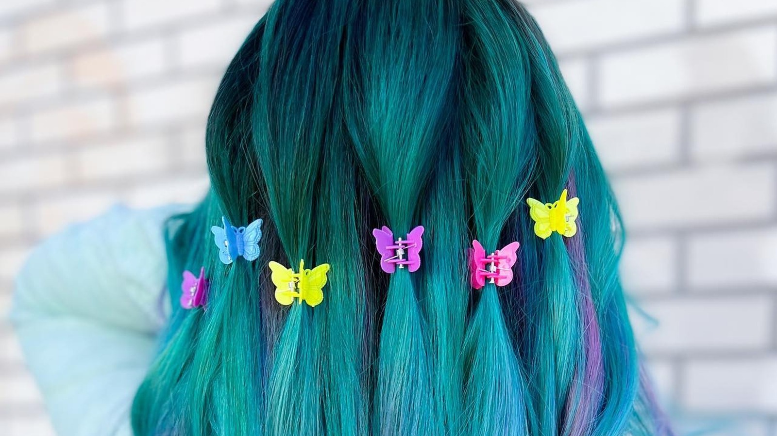 90s Butterfly Hair Clips: How To Pull Off The Trendy Retro Accessory