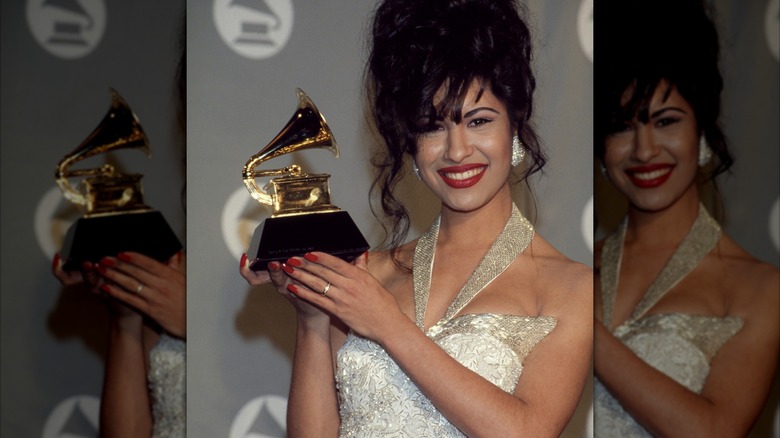 Selena Quintanilla smiling at the 1994 Grammys