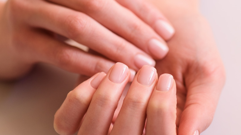 Neutral nails