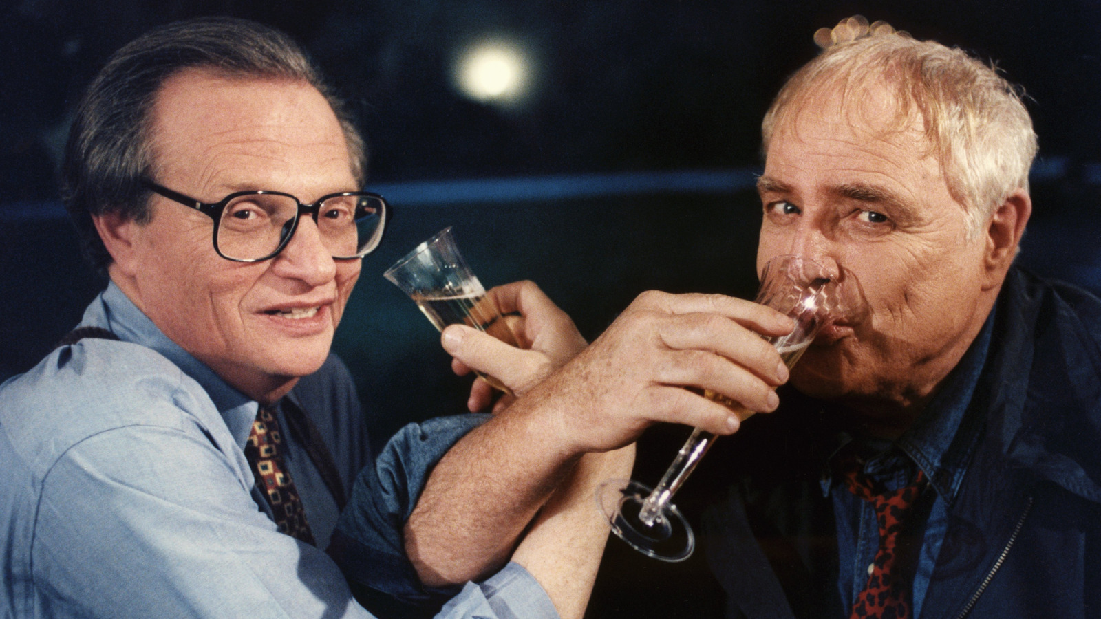 <a href="https://www.thelist.com/2237007/90s-throwback-marlon-brando-larry-king-moment-that-had-viewers-talking/" target="_blank">’90s Throwback: The Marlon Brando & Larry King Moment That Had Viewers Talking</a>