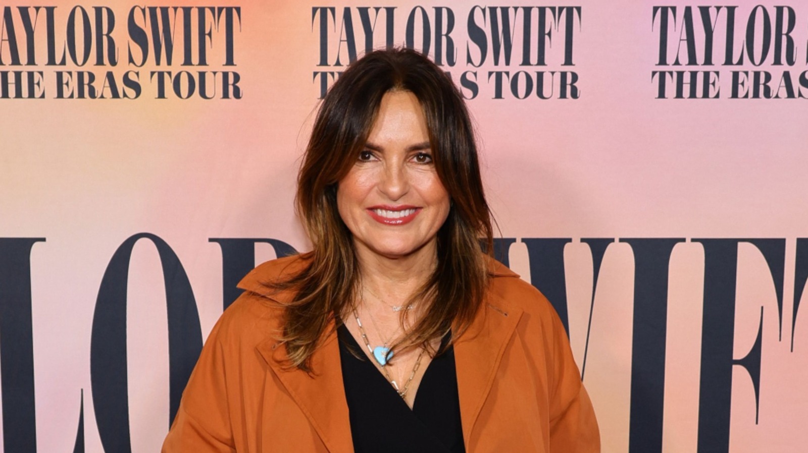 <a href="https://www.thelist.com/2288116/taylor-swift-mariska-hargitay-age-gap-friendship-timeline/" target="_blank">A Complete Timeline Of Taylor Swift & Mariska Hargitay’s Age-Gap Friendship</a>