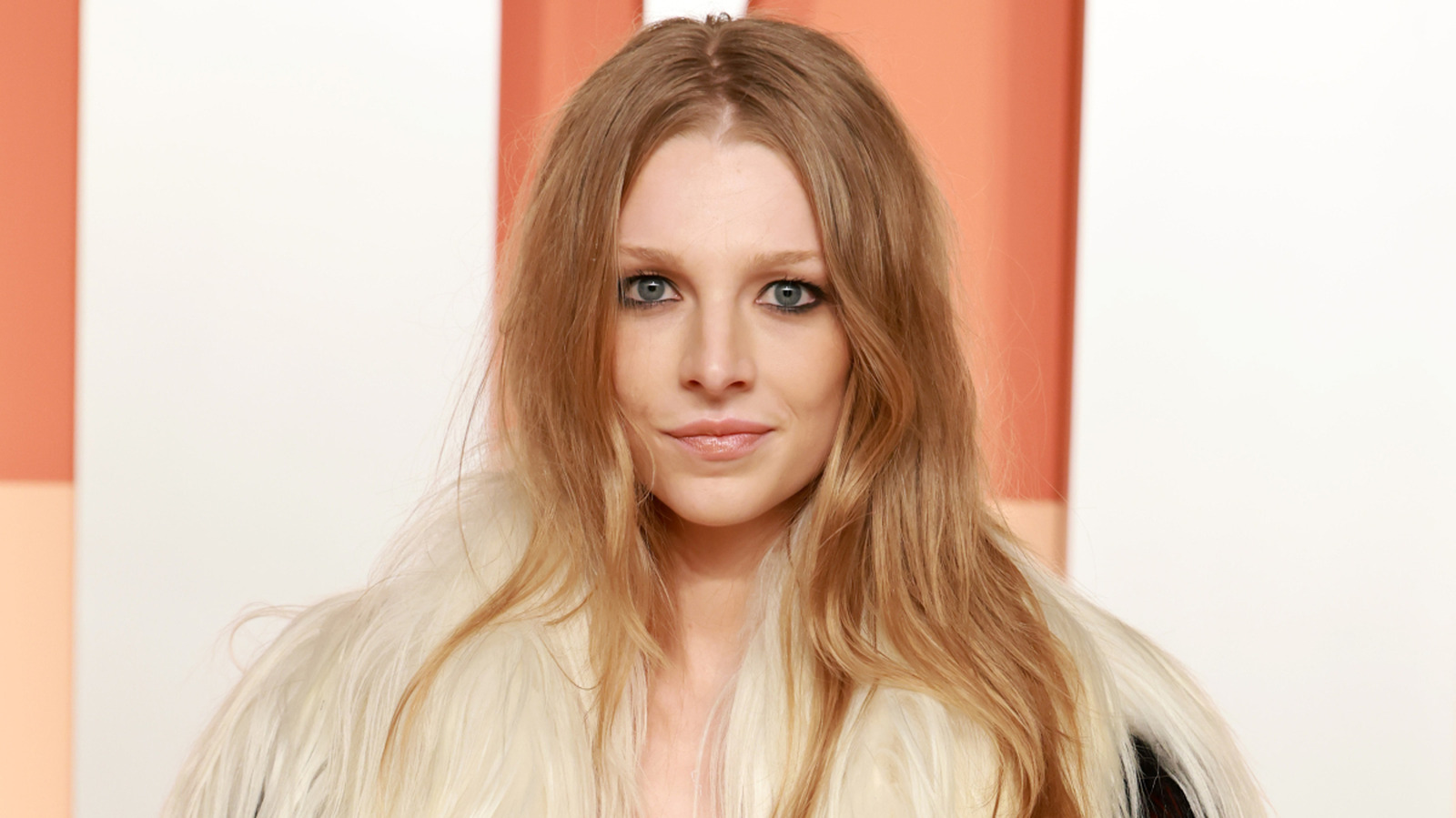 <a href="https://www.thelist.com/1803881/hunter-schafer-wirlwind-romance-with-singer-rosalia/" target="_blank">A Look Back At Hunter Schafer’s Whirlwind Romance With Rosalia</a>