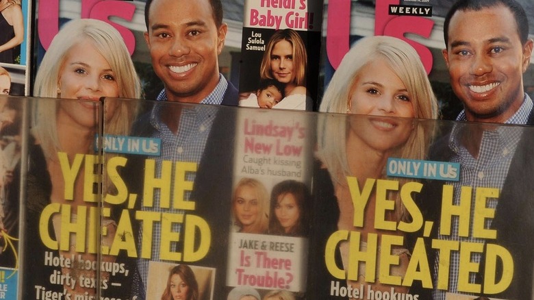 Copies of Us Weekly with Tiger Woods and Elin Nordegren on the cover