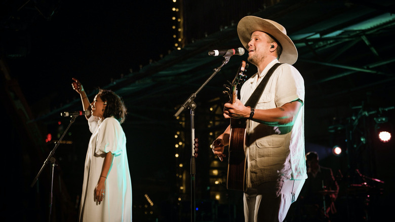 Abner Ramirez and Amanda Sudano performing 