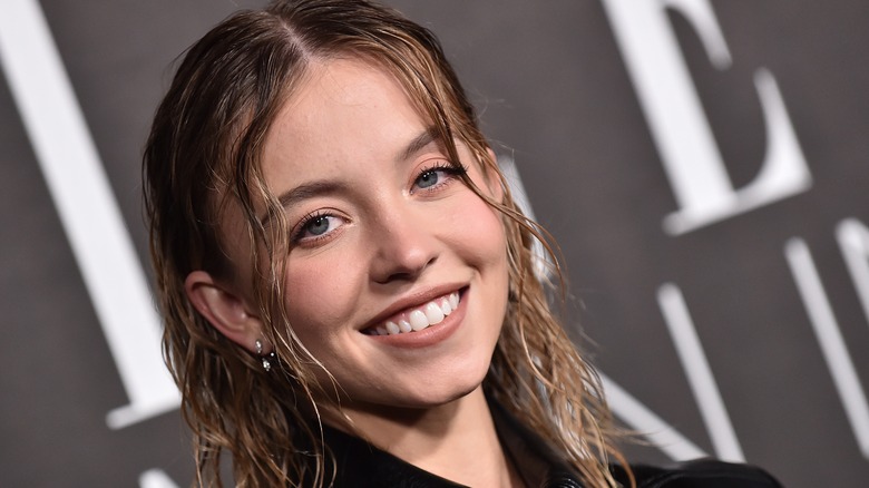 sydney sweeney wet hair